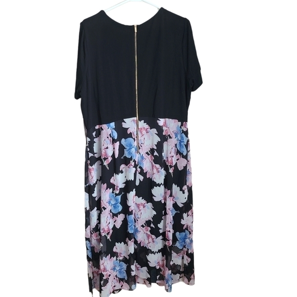 NWT Vince Camuto | Poetic Bouquet Chiffon Floral Dress - Picture 3 of 11